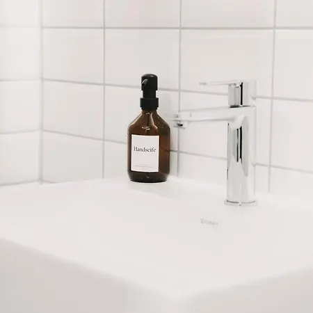 Dom Ii - Modern & Zentral Mit Kostenfreiem Parkplatz * フルダ